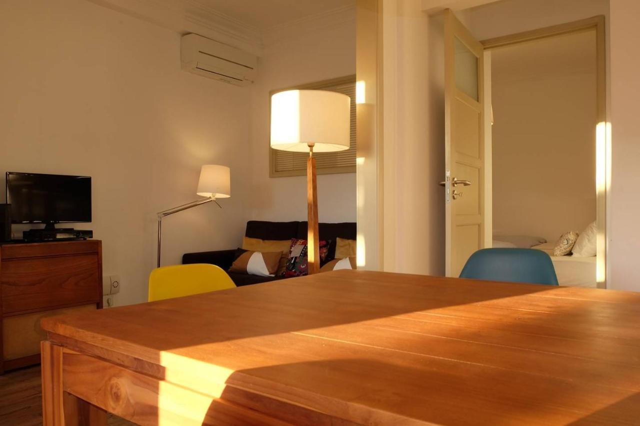 Central 2 Bedroom Apt W/Garden And Pantheon Views Лісабон Екстер'єр фото